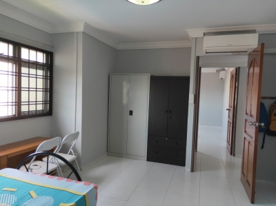 Blk 784, Master bed room or common room  With Air Con FOR RENT 4 MINS TO YEW TEE MRT