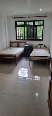 Common room Rent for one male Nearby boon lay MRT