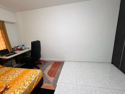Master Bed Room Near Boonlay MRT 