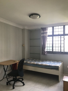To rent two spacious common rooms
