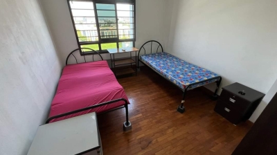One Male Roommate (Common room) for rent near pioneer MRT. (4min walking distance) S$575/Pax (Long/ Short Term)