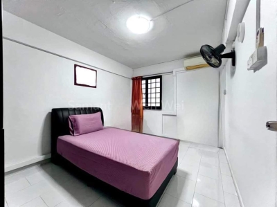 Big Commond Room Rent near Bukit Batok MRT 