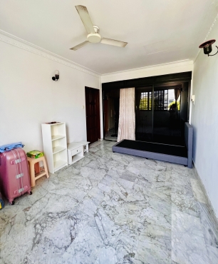 Spacious Common Room For Rent ( PRIVATE HOUSE )