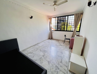 Spacious Common Room For Rent ( PRIVATE HOUSE )