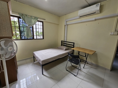 Chinese Garden Common Room for rent (Male only)