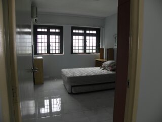 One lady to share HDB Master room 