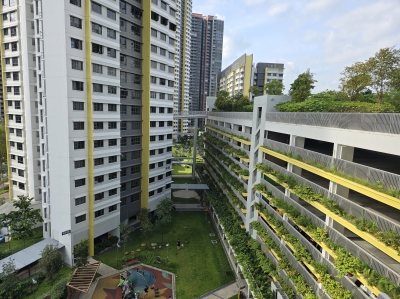 Common Bedroom  to share at near Clementi MRT 