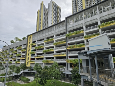 Common Bedroom  to share at near Clementi MRT 