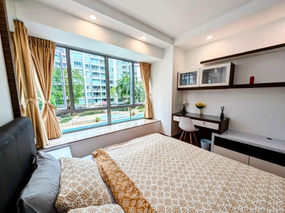 Available Immediately-5 Co Living Rooms at Lakeholmz