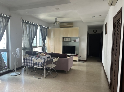 one male to share big condo master bedroom