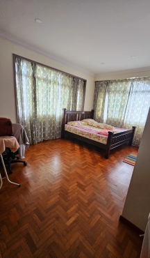 3 mins walking to Kembangan MRT master bedroom