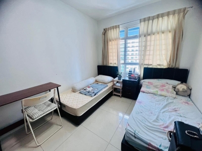 1 Lady to share Common room
