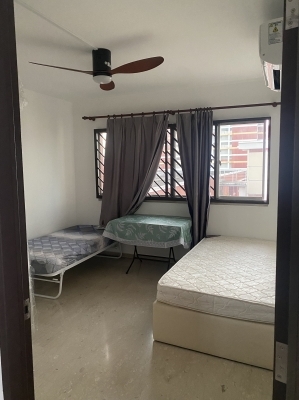 Looking for two male  (or)  two female (or) couple -  [2 common room] @Hougang