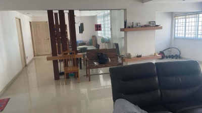Couple Room For Rent