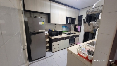 Looking for a male roommate (long-term stay) at 219D Bedok Central