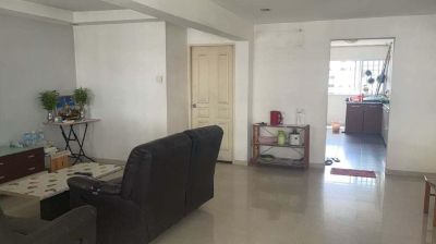 Couple Room For Rent 