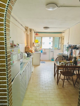 Common room with Private bathroom-3min walking distance to yishun mrt