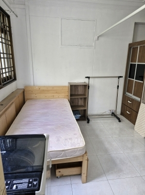 @🤗 Looking for 2 Females to Occupy Spacious Master Bedroom with Air-con & Washing Machine near Admiralty MRT and 888 Plaza 🤗@