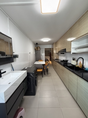 (YISHUN MRT) NEWLY RENOVATED MASTER BEDROOM