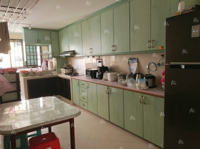 Available 1 Common Room for 2 Ladies