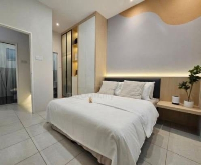 Condo room to rent