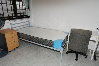 Opposite Bukit Batok MRT: Big Common Room with A/C  