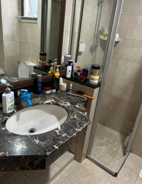 Condo room to rent