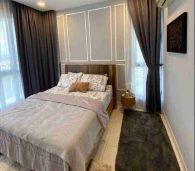 Condo room to rent