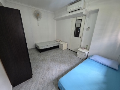 Sembawang HDB common Rooms and master room with AC  ငှါးရန်