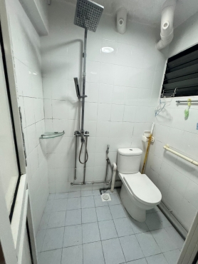 Yishun မှာ သန့်ရှင်းကျယ်ဝန်းသော master room , common rooms ငှါးရန်ရှိပါသည်