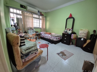 *** One Big common rooms available at Woodlands ***