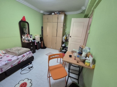 *** One Big common rooms available at Woodlands ***