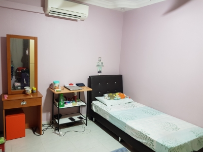 *** One Big common rooms available at Woodlands ***