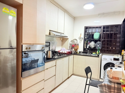 One common room available at near Tiong Bahru / Havelock MRT
