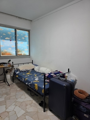 1 Female available for common room