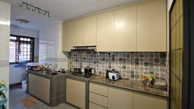 Hougang MRT, common rooms