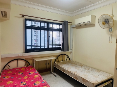 Big & Cozy Common Room with Aircon @ downtown area