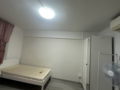 Looking for one lady room mate/ 2persons/couple