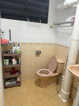 HDB common room (one female) for rent at Lentor/Mayflower