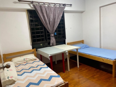 One Lady Share in Common Room