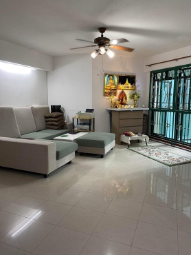 One Lady Share in Common Room