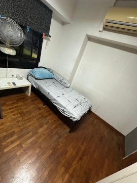 Common Room for Male to share nearby Pioneer MRT