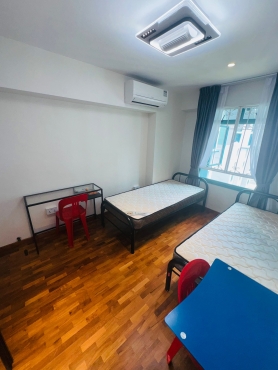 Common Room available at Sembawang MRT (အနီလိုင်း) 🏠