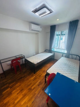 Common Room available at Sembawang MRT (အနီလိုင်း) 🏠