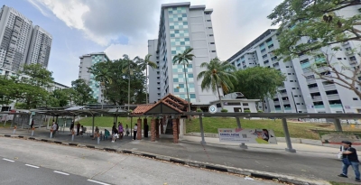 1 Female Roommate at Clementi 