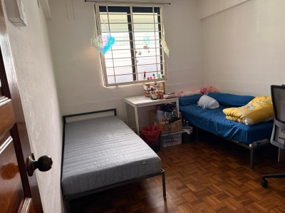 Queenstown # 1 Lady in share room