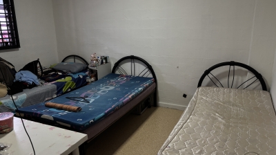 Looking for one male to share air con common room 