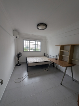 Yishun MRT အနီး  common room ငှားရန် ရှိပါသည်