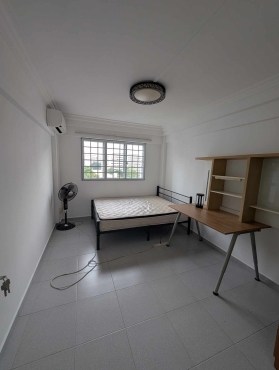 Yishun MRT အနီး common room ငှားရန် ရှိပါသည်