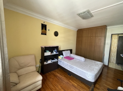 Big Common Room To Stay One Person Only